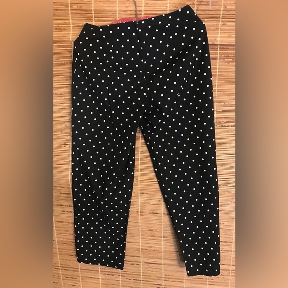 A.Byer Black and White Polka Dot Capris Size 9 - Picture 1 of 5